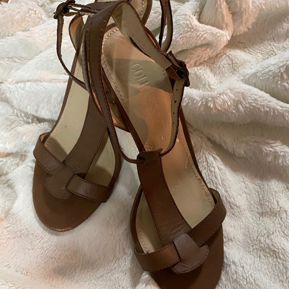 Tan strappy sandal
